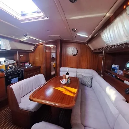 Bavaria Båthotell Cascais