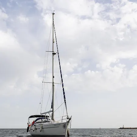 Bavaria Båthotell Cascais